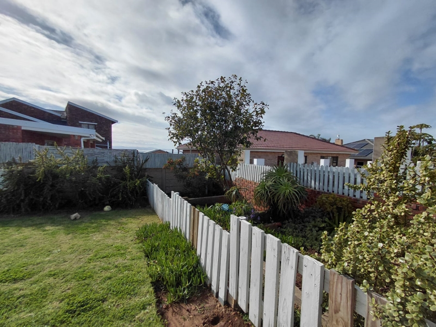 2 Bedroom Property for Sale in Wavecrest Eastern Cape